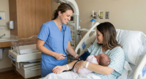 Doğum Sonrası Hemşiresi  (Postpartum Nurse)